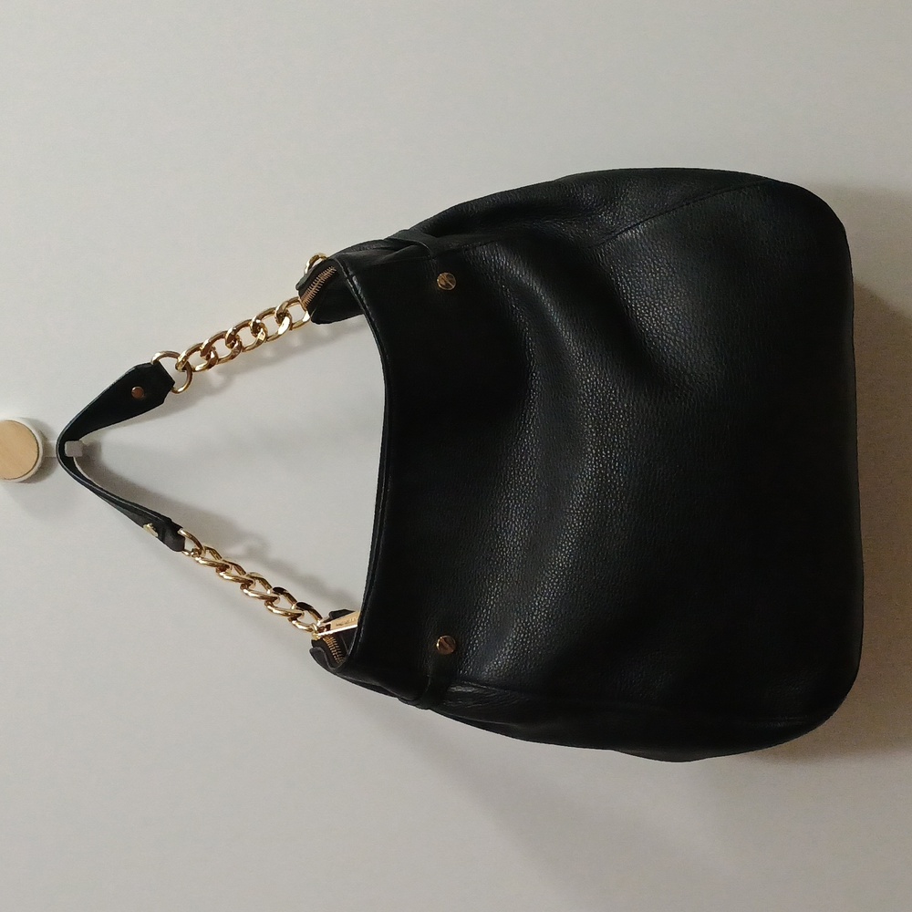 Michael Kors Elegant Black Leather Shoulder/ Crossbody Bag